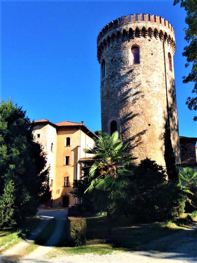 Castello Malabaila di Envie Bed and Breakfast Esterno foto